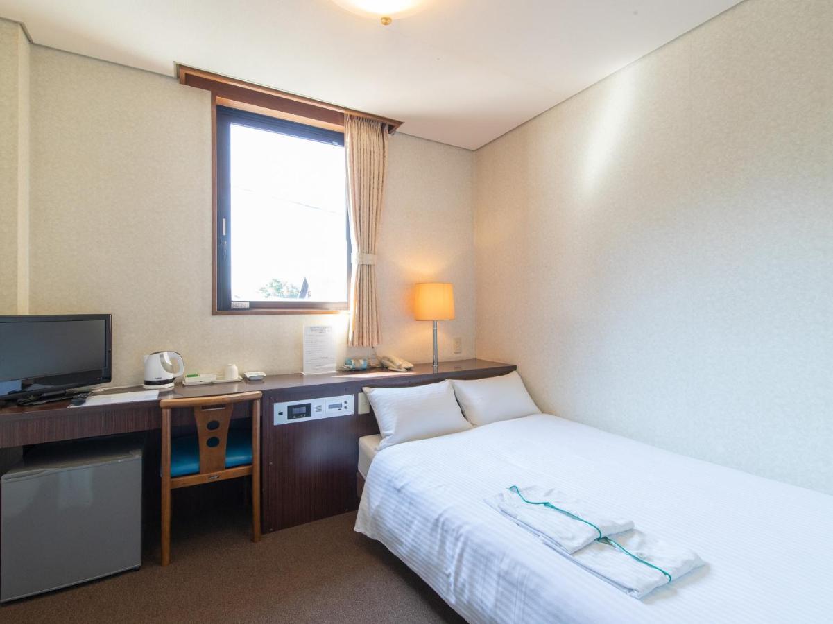 Tabist Business Hotel Fujiya Сасебо Экстерьер фото