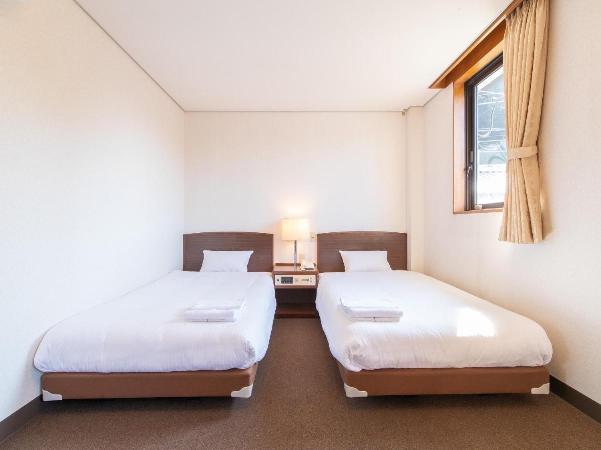 Tabist Business Hotel Fujiya Сасебо Экстерьер фото